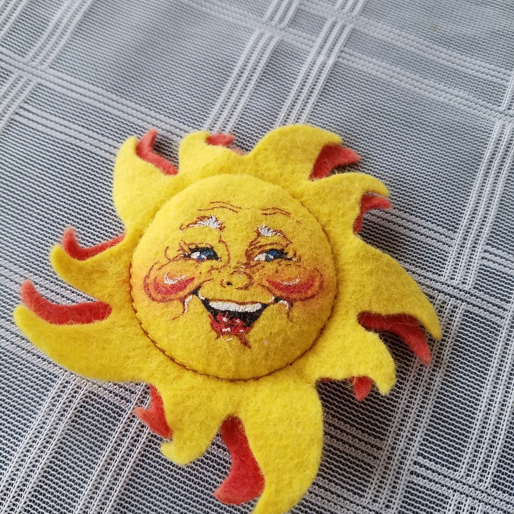 Annalee Doll Sun Pin